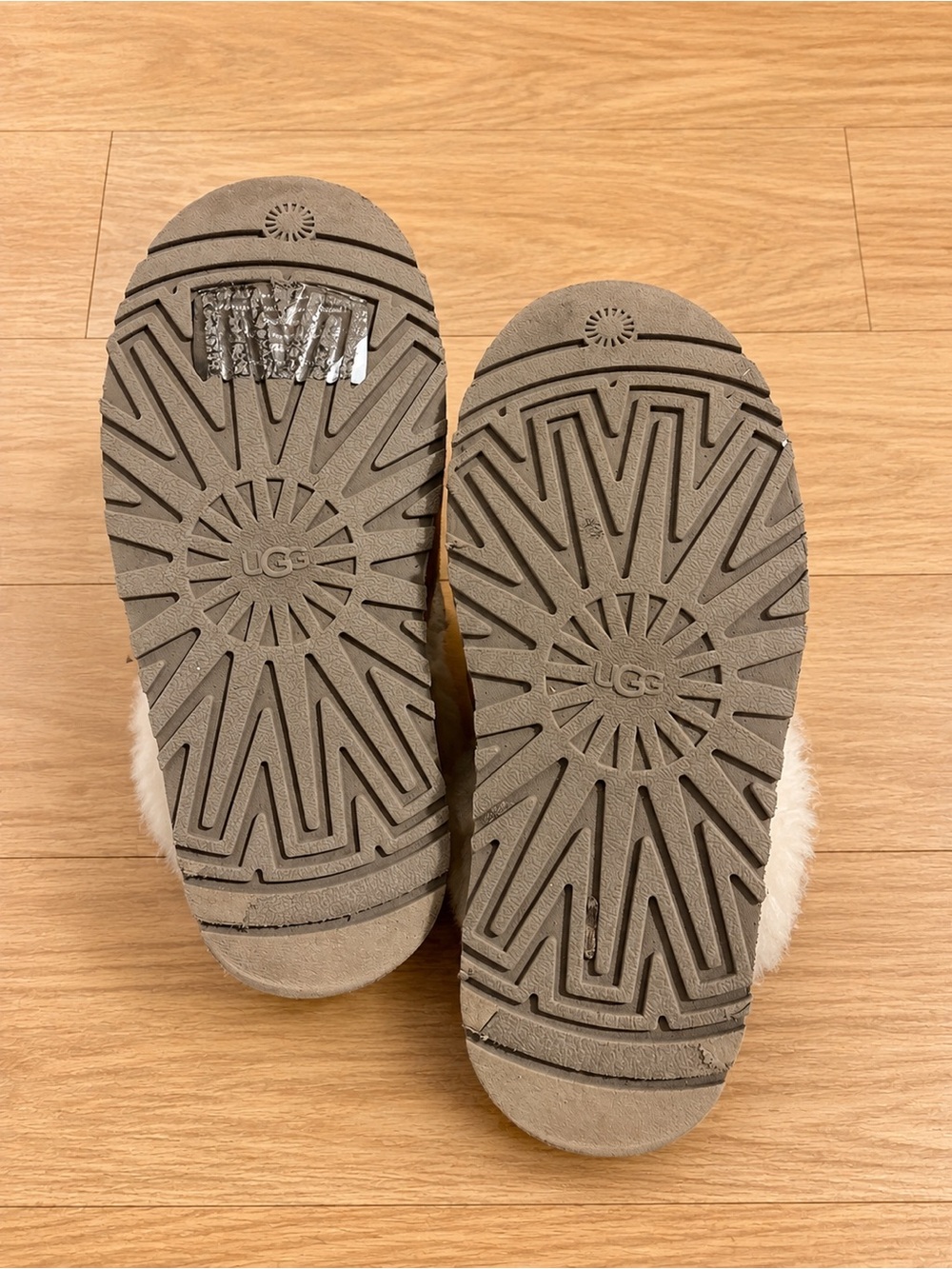 UGG Slides - Picture 2 of 4